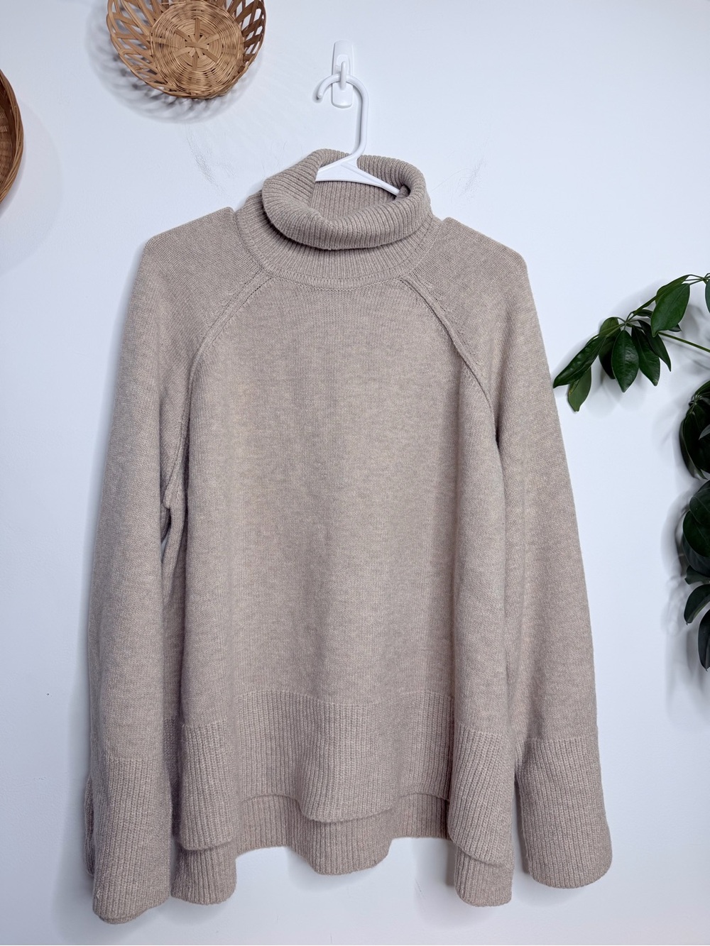 NWT Venini Turtleneck Sweater Size XL